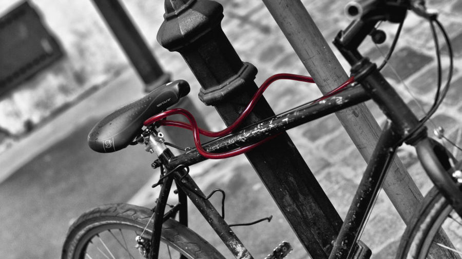 are bikes allowed on pavements