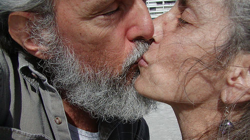 kissing